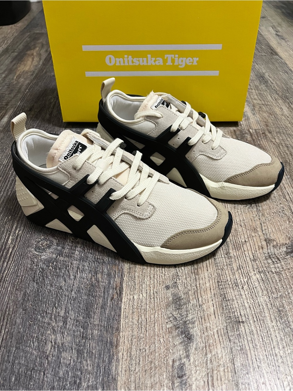Onitsuka Tiger BIG LOGO Trainers 2.0 - Picture 4 of 7